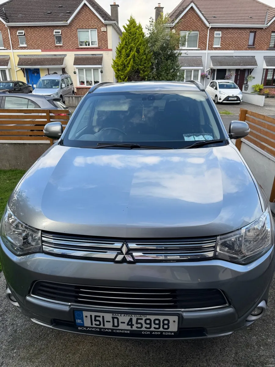 15 Mitsubishi Outlander PHEV 4W - Image 3