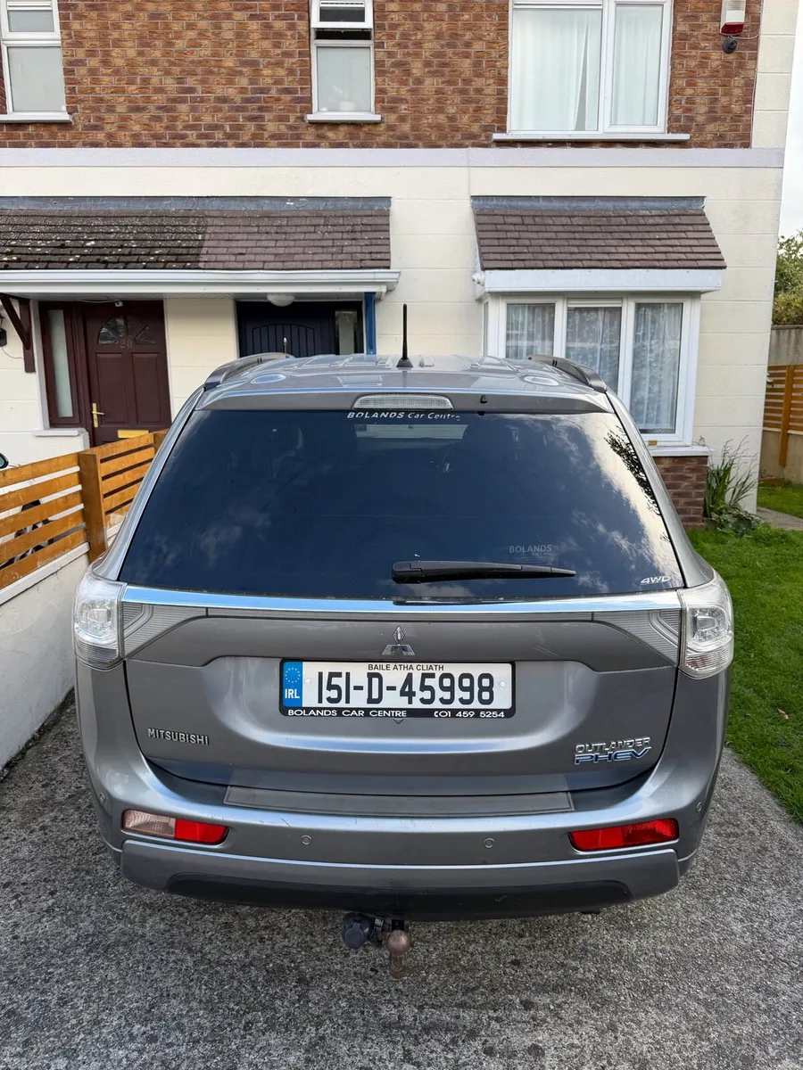15 Mitsubishi Outlander PHEV 4W - Image 5