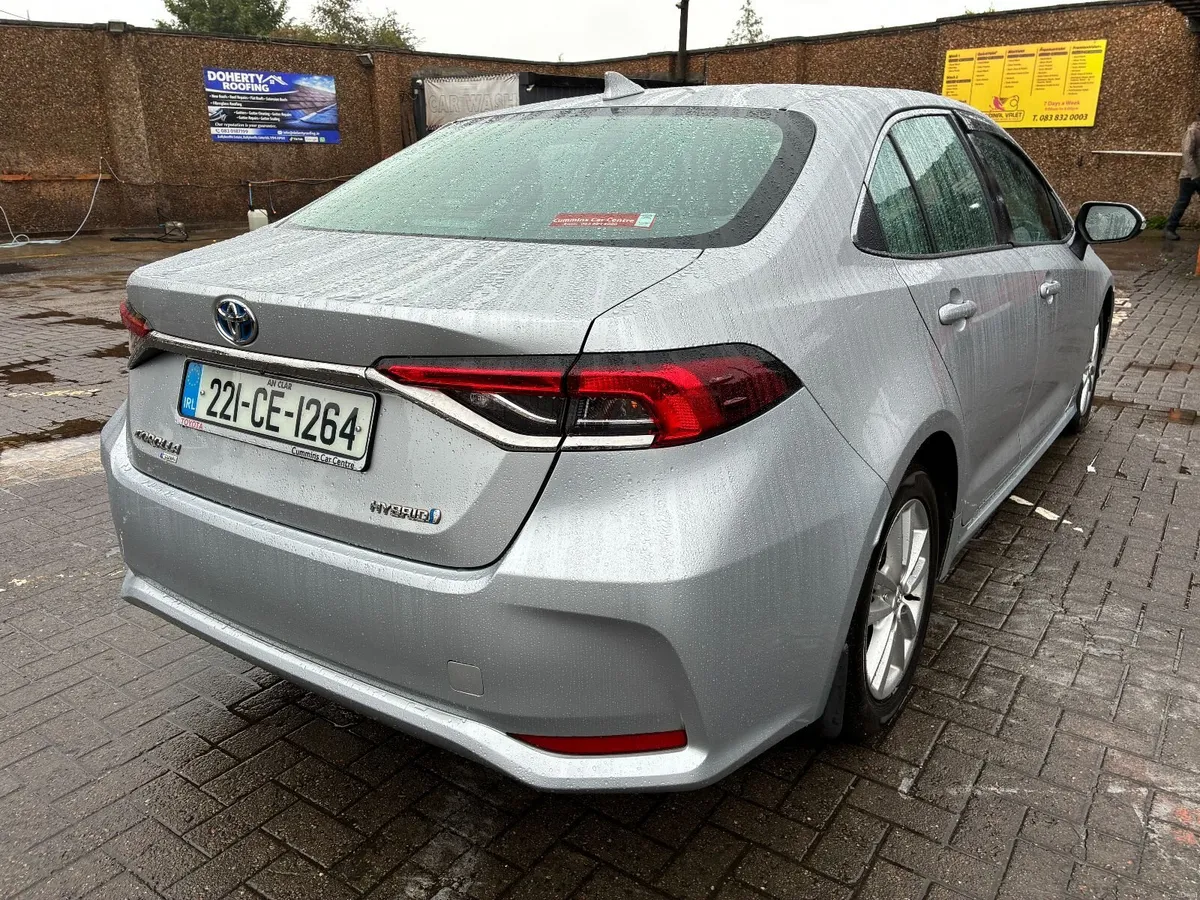 Toyota Corolla 2022 1.8Petrol Hybrid AUTO - Image 4