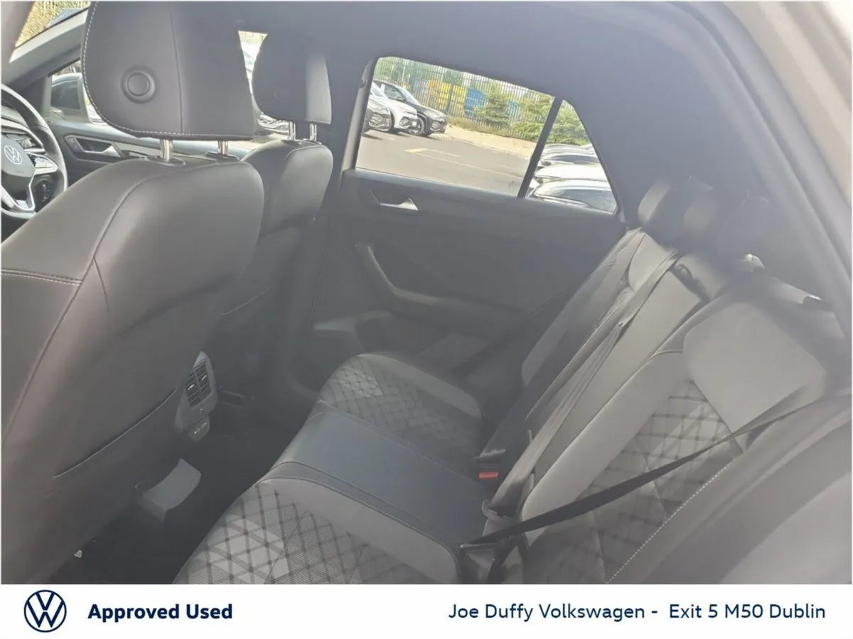 Volkswagen T-Roc R-LINE 1.0TSI 110HP MANUAL - Image 6