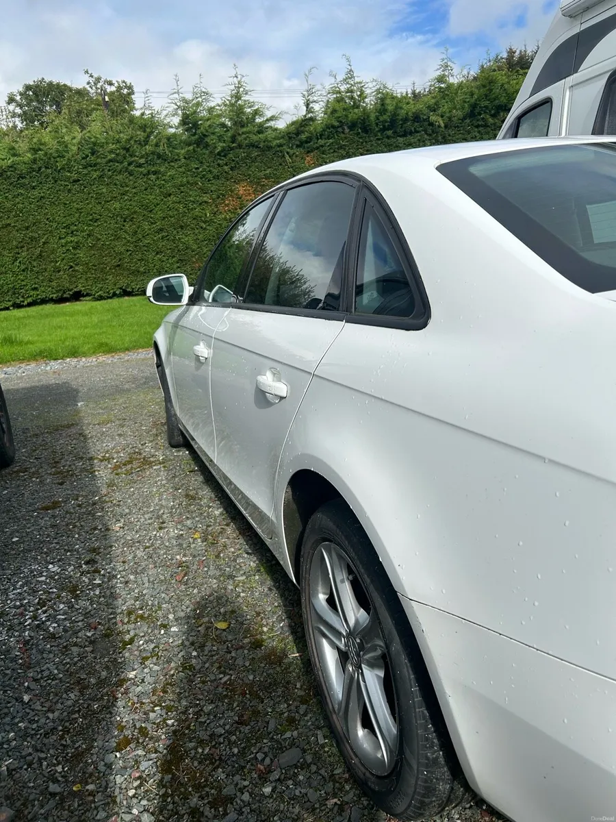 Audi A4 Technik 2.0L TDI White - Image 4