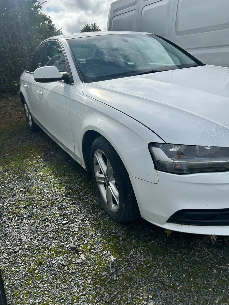 Audi A4 Technik 2.0L TDI White - Image 6