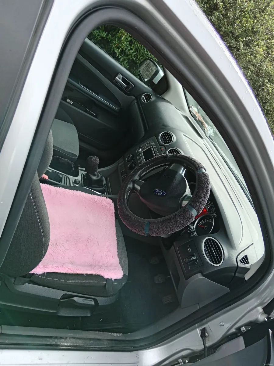 Ford Focus 2010 - Image 1