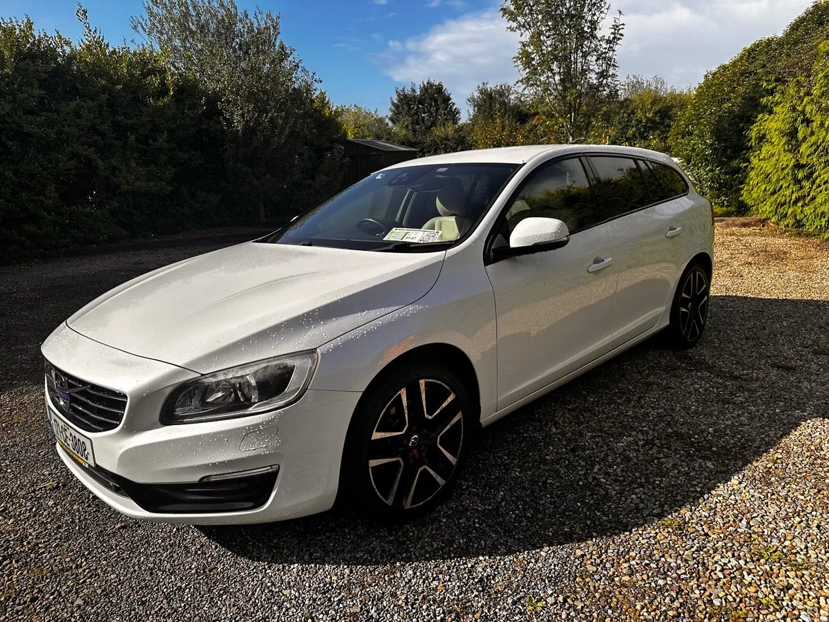 Volvo V60 D4 Auto 2017 - Image 1