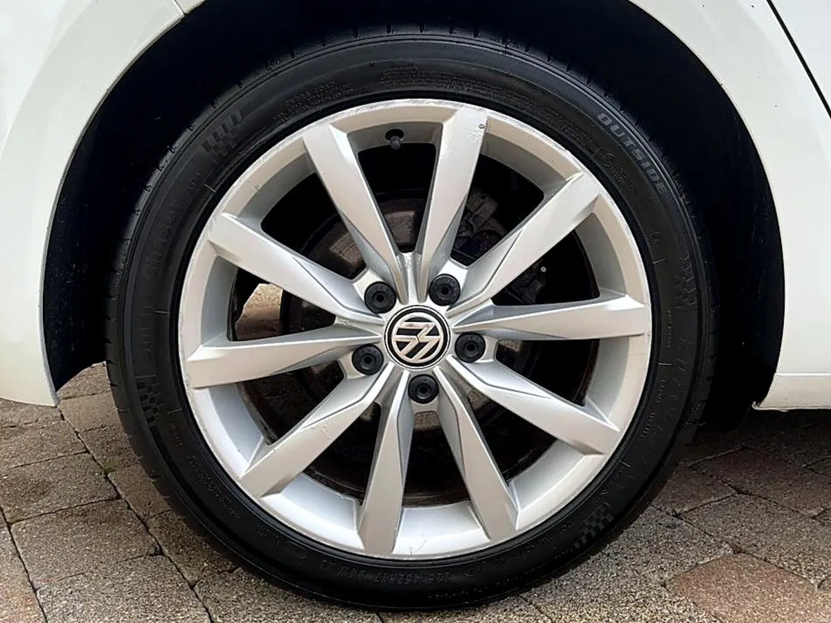 2018 (182) VW Golf 1.6 TDI Highline — €15,950 - Image 5