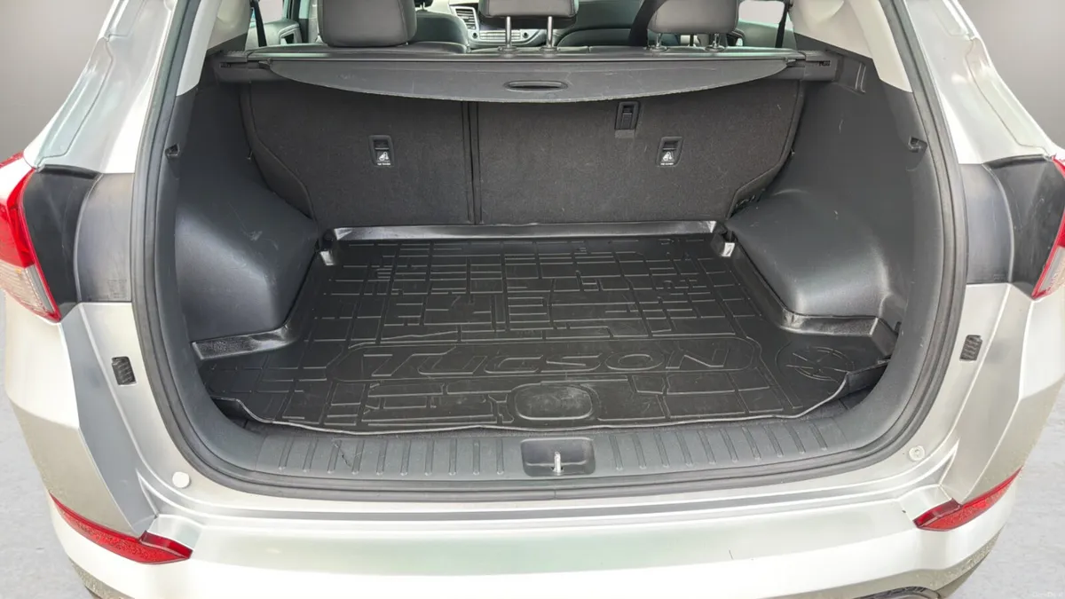 162 Hyundai Tucson 1.7L Diesel Executive Premium - Image 5