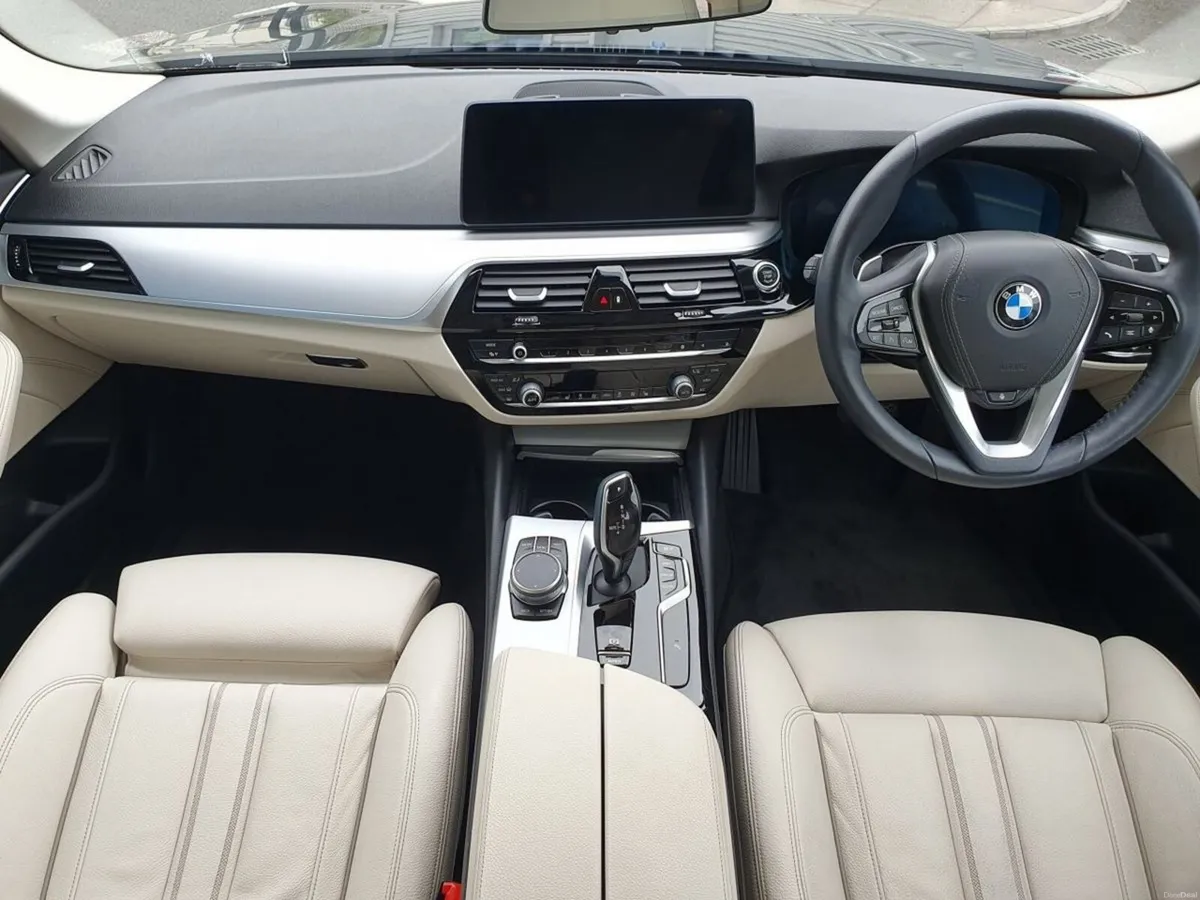BMW 5-Series 520d SE Saloon - Image 4