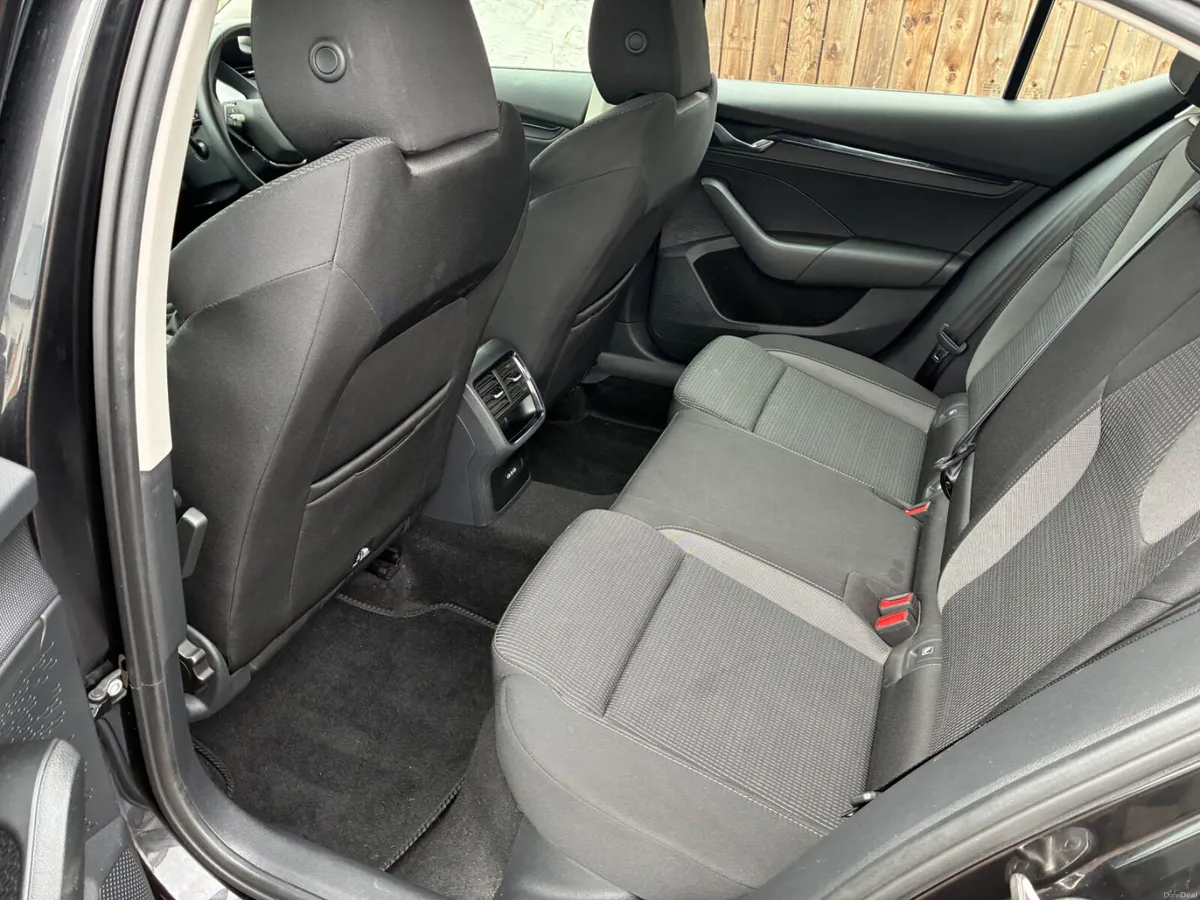 Skoda Octavia 2023 / Finance Available - Image 4