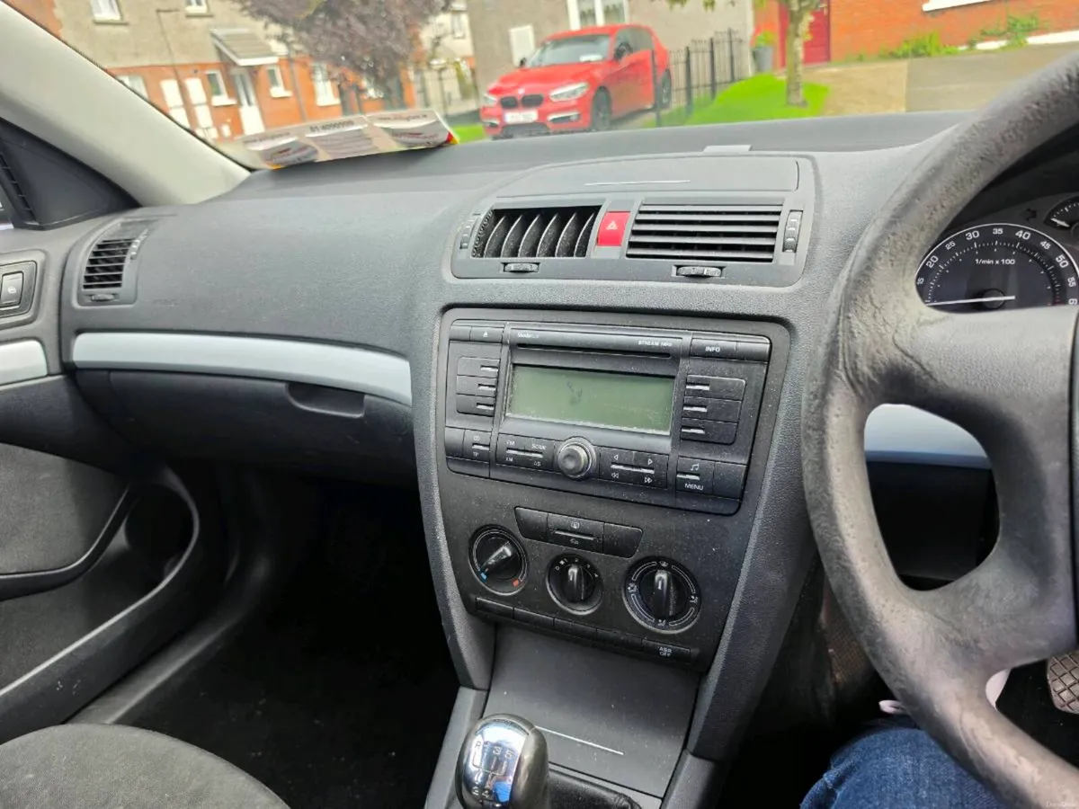 Skoda octavia 2008 1.4 petrol - Image 4