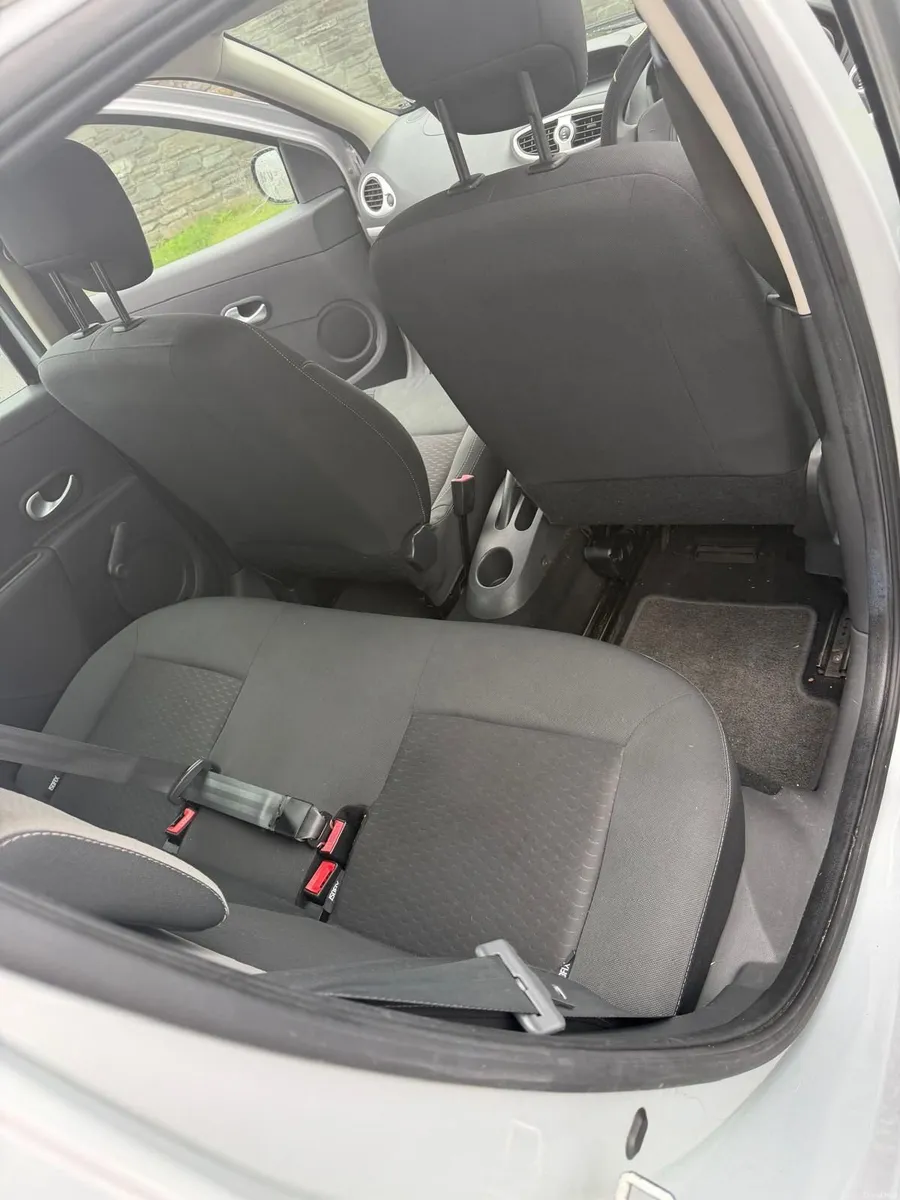 Renault Clio 2010 - Image 4