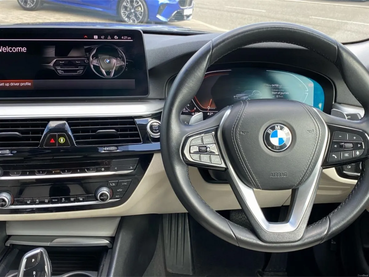 BMW 5-Series 520d SE Saloon - Image 5
