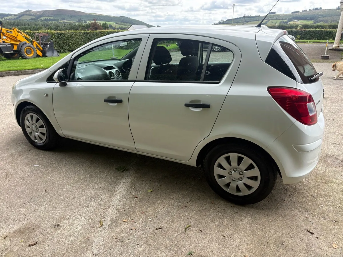 12 Opel Corsa - Image 4