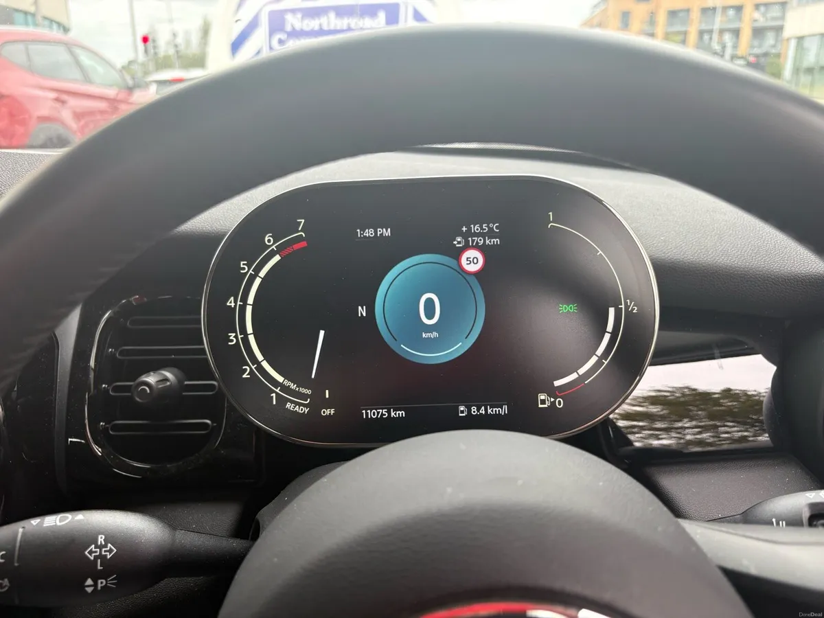 Mini Cooper Manual Petrol 11000 kms - Image 3
