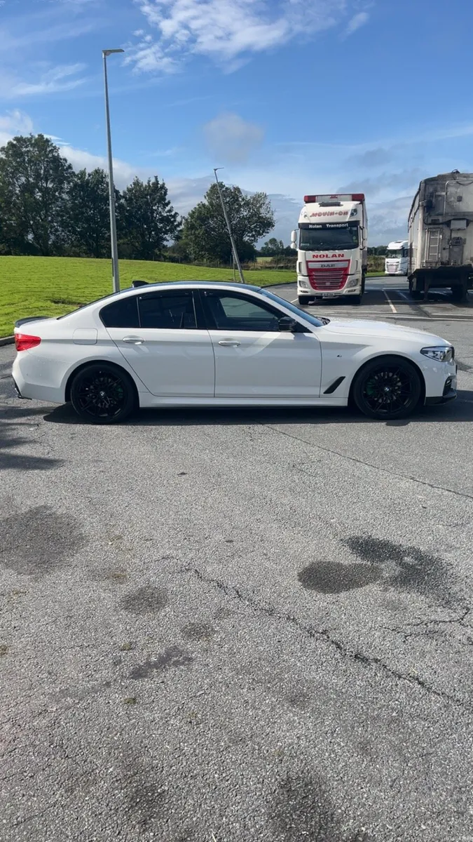 BMW 5-Series 2017 - Image 6