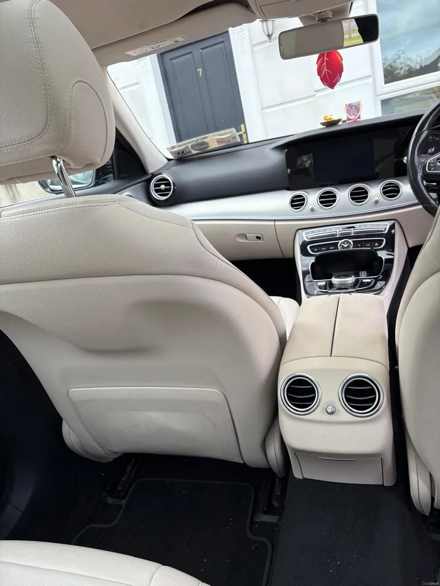 Mercedes-Benz E 2.0 Diesel | Panoramic Sunroof - Image 6