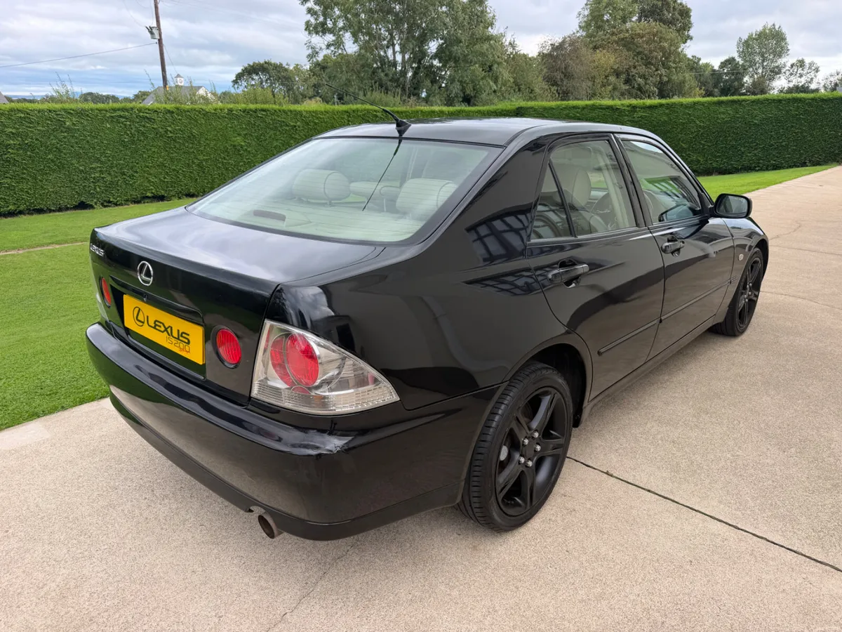 2004 LEXUS IS200 - Image 2