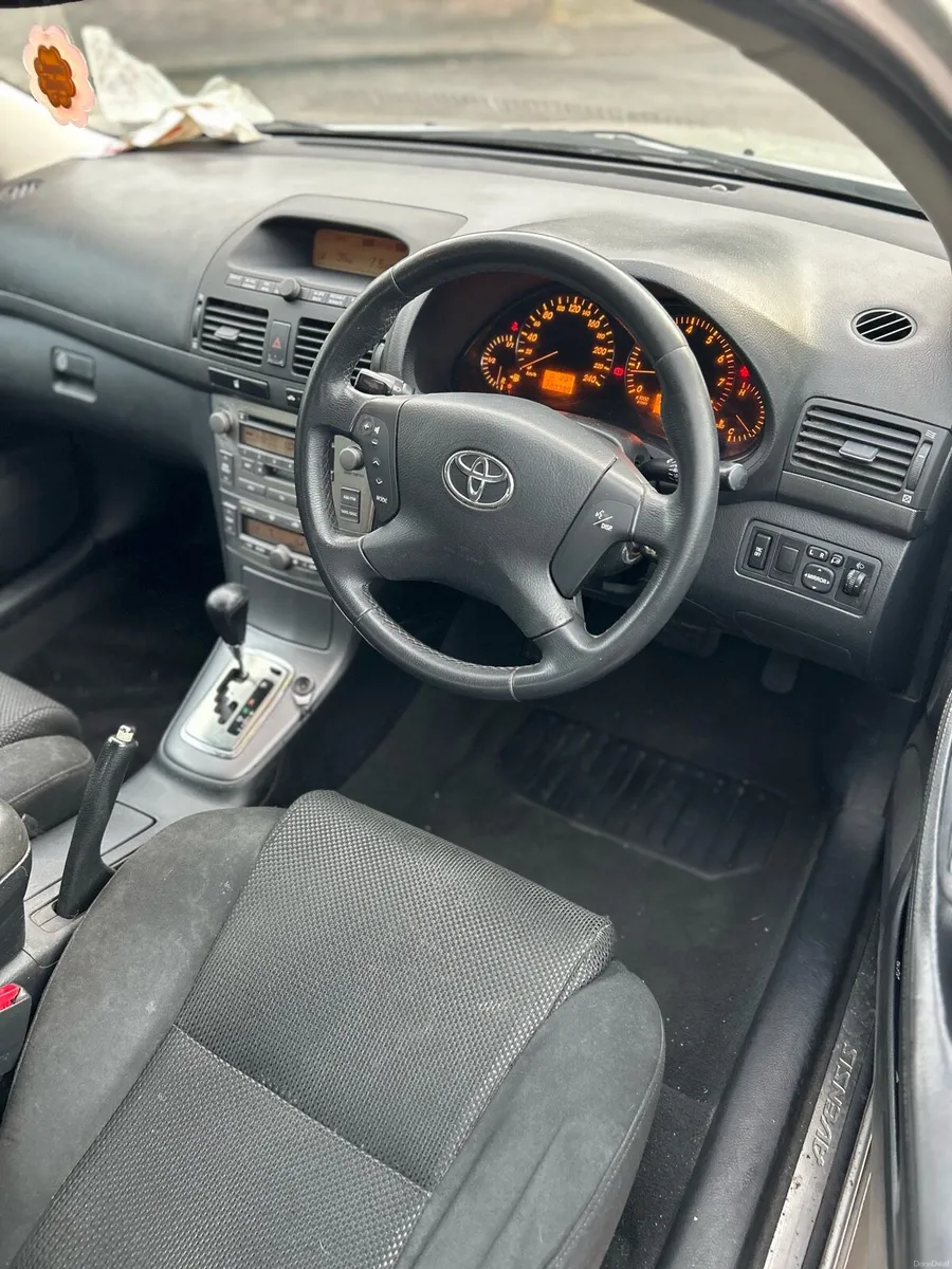 Toyota Avensis Automatic - Image 5