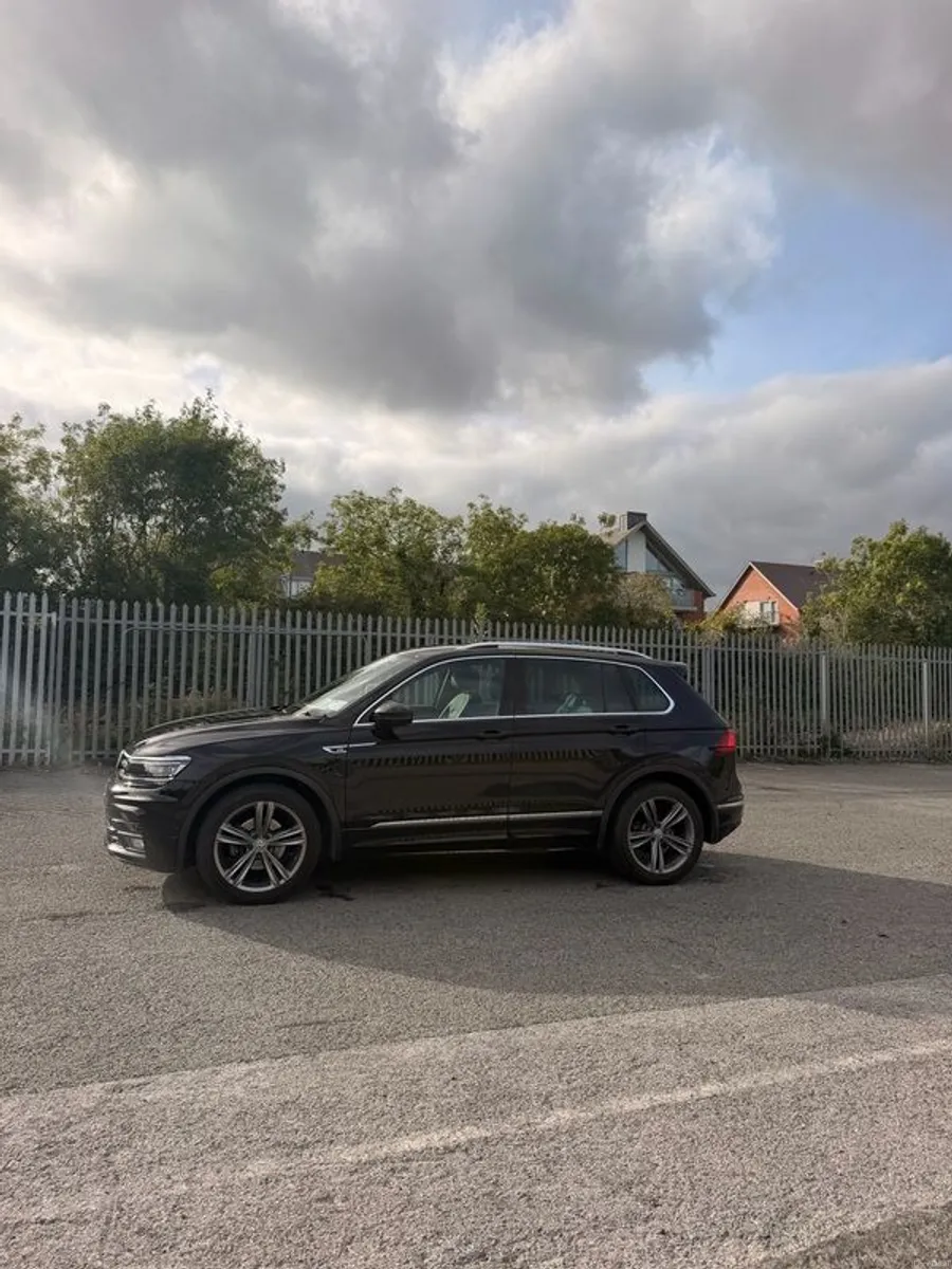 2017 Volkswagen Tiguan R-Line DSG 88K KM NCT 10/27 - Image 4