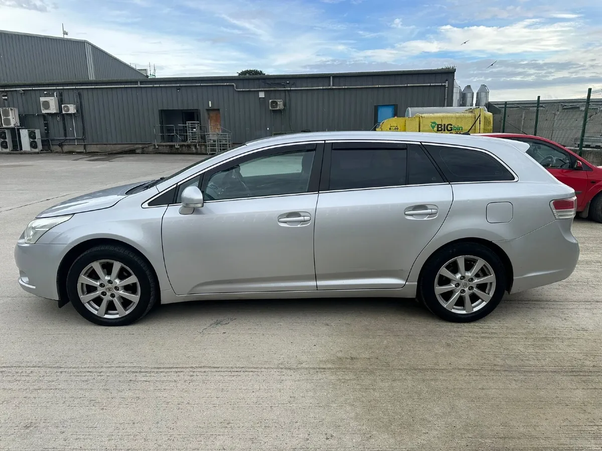 2010 Toyota avensis estate 2.0 - Image 5