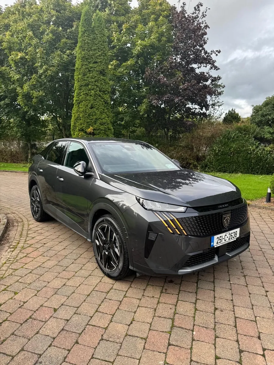 Peugeot 3008 Allure Hybrid 251 Low Miles - Image 3