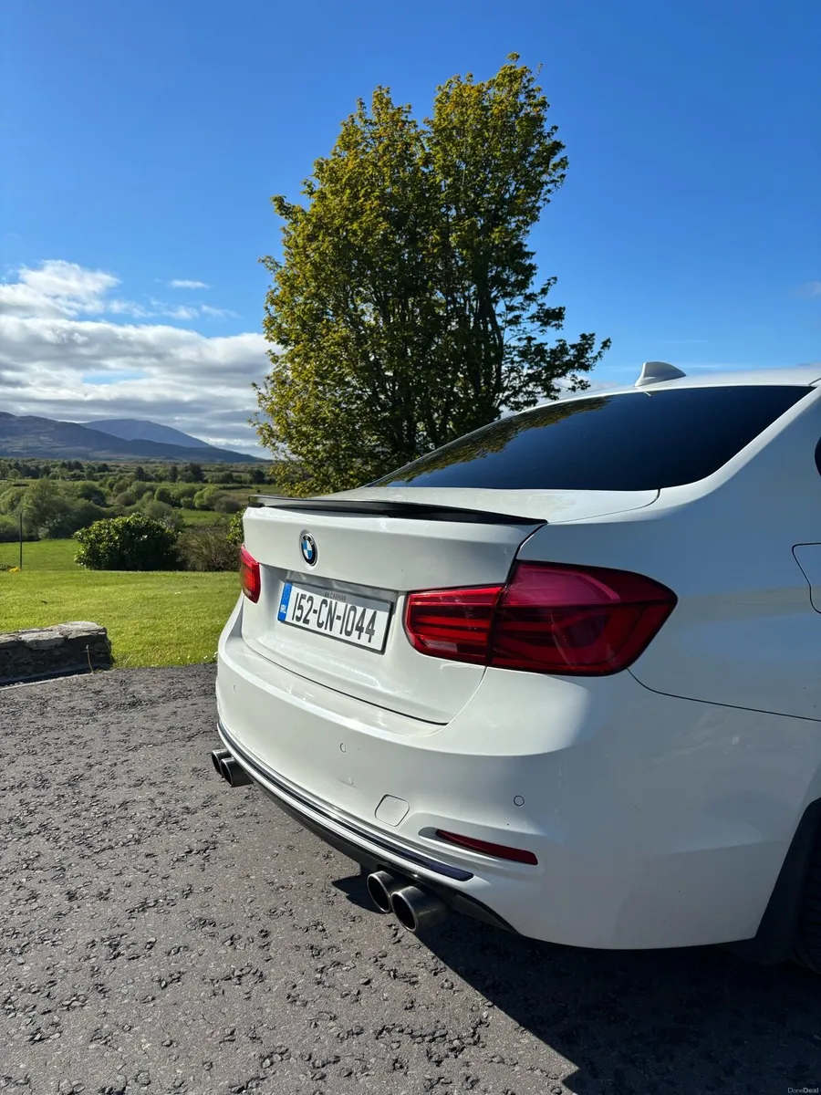 2015 BMW 318D F30 M-Performance - Image 4