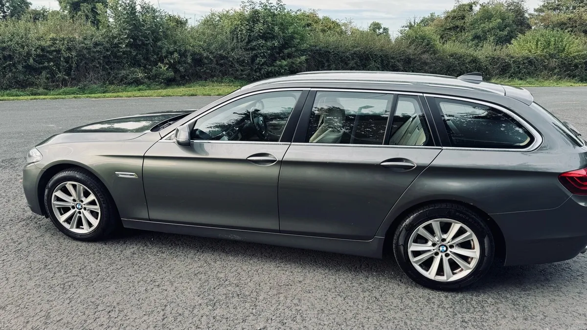Bmw 520d Touring F11 2015 - Image 5