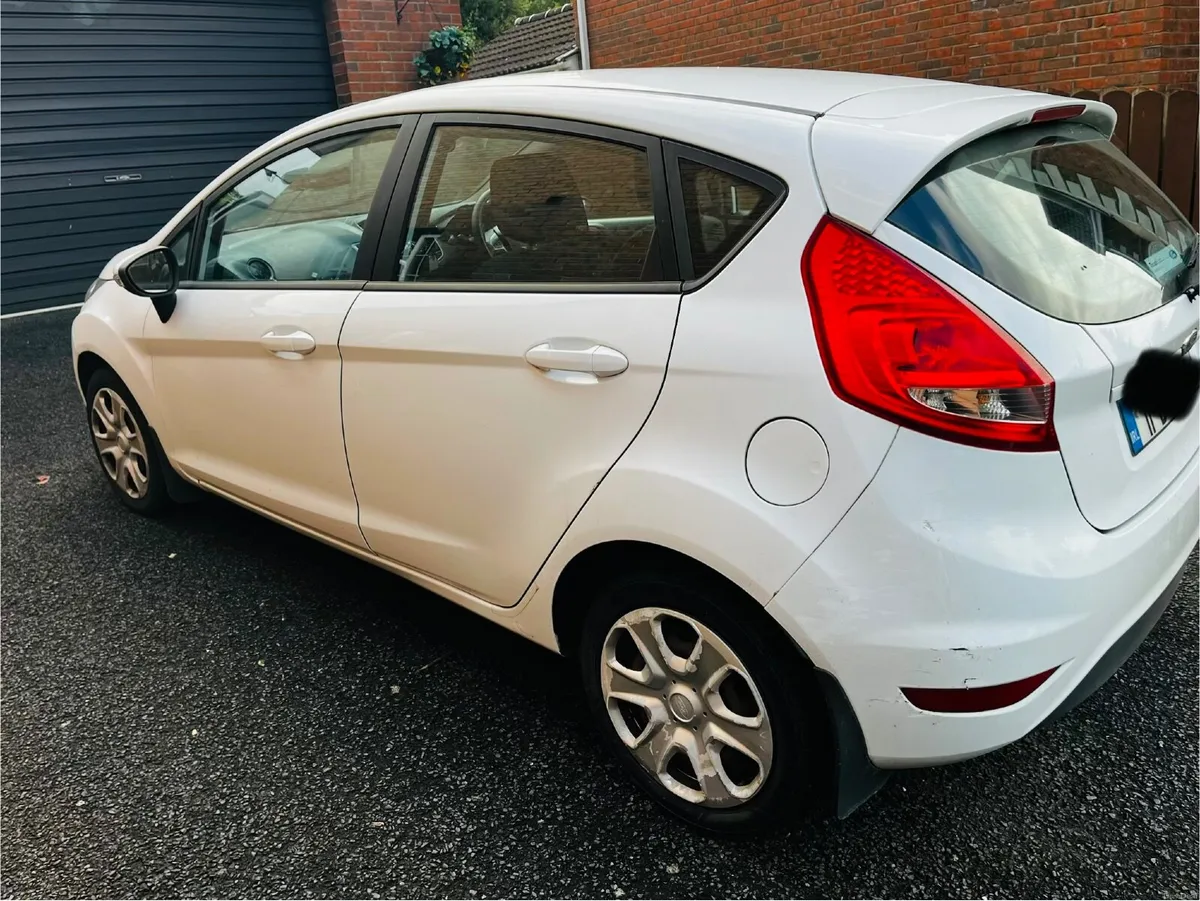 Ford Fiesta 2011 - Image 6