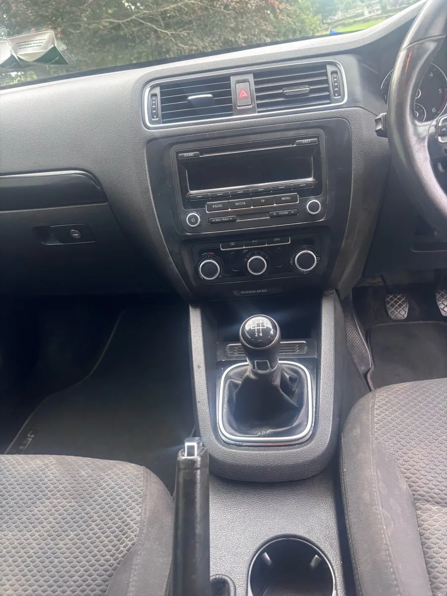 1.6 Volkswagen Jetta 2014 - Image 6