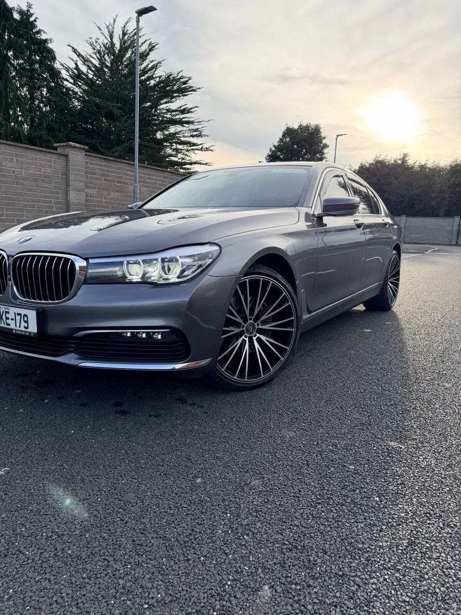 BMW 730 Xdrive - Image 1