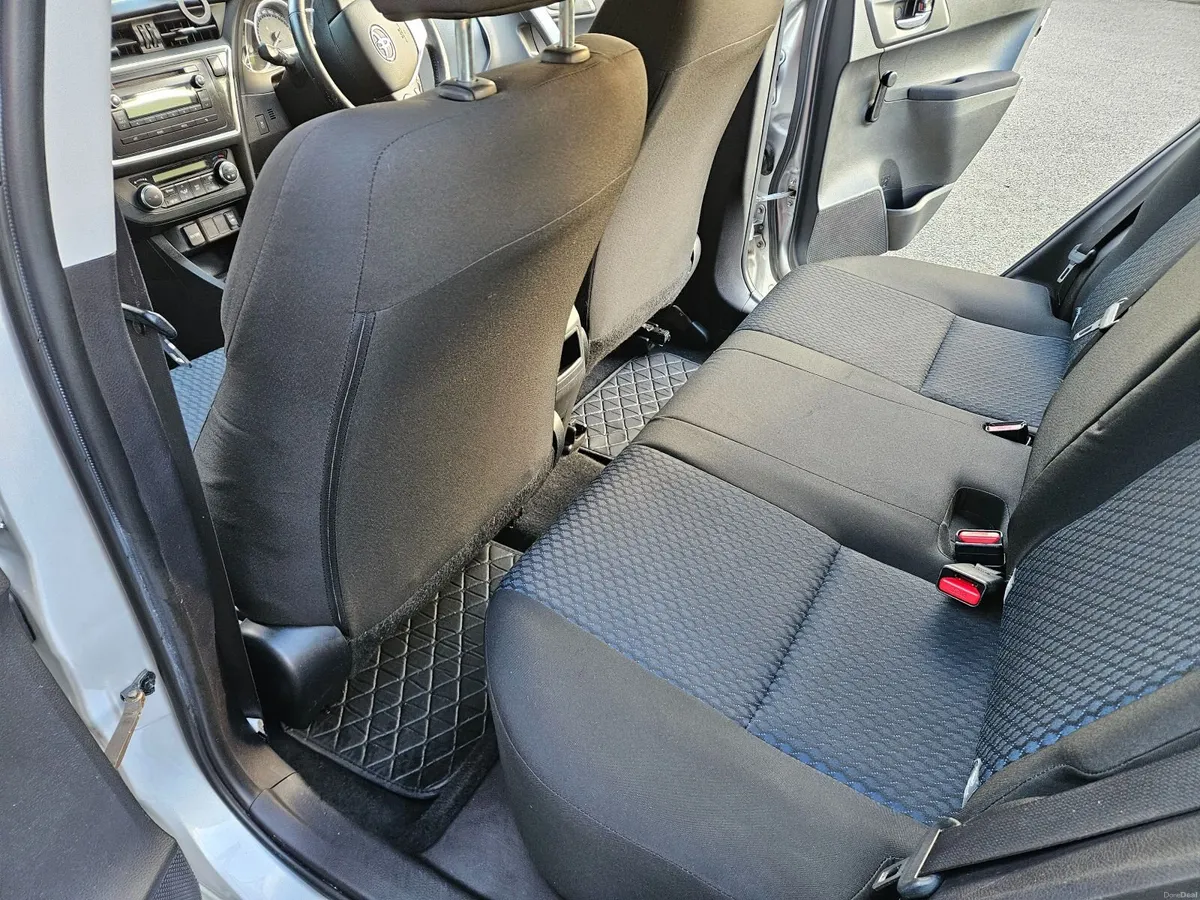 Toyota Auris 2014 - Image 5
