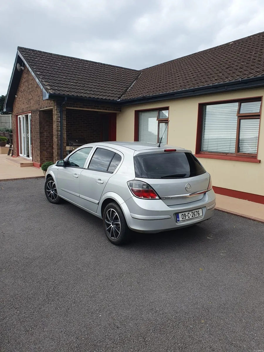 Opel Astra 2009 - Image 5