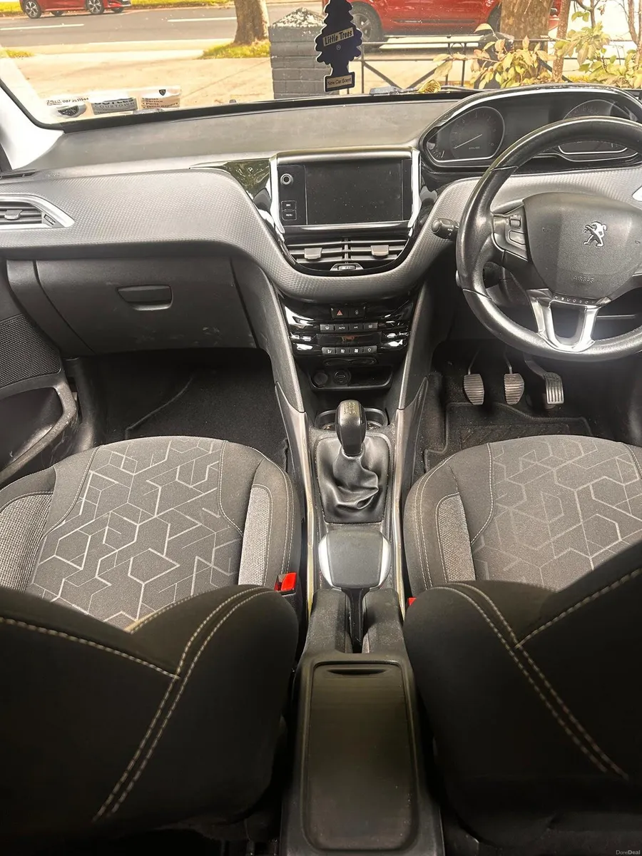 Peugeot 2008 - Image 5