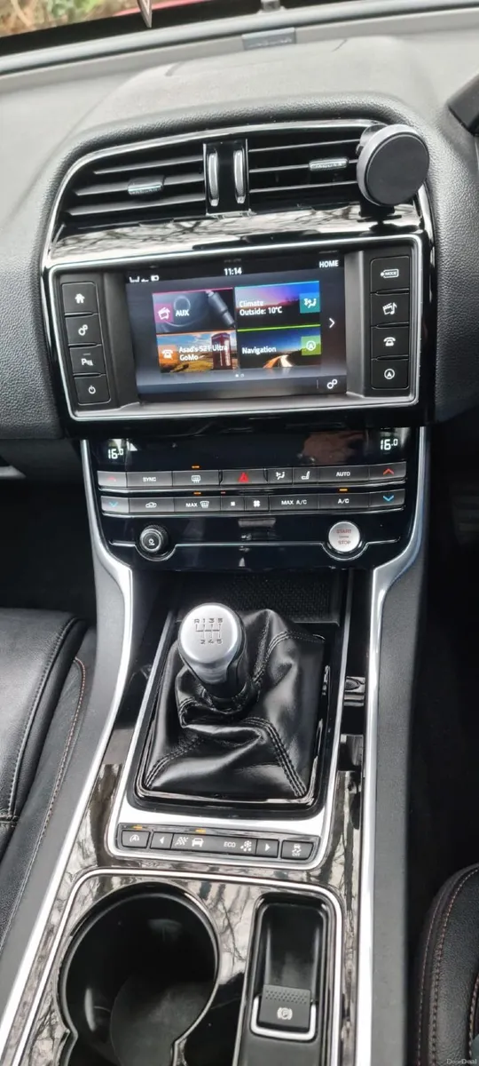 Jaguar XE 2016 - Image 6