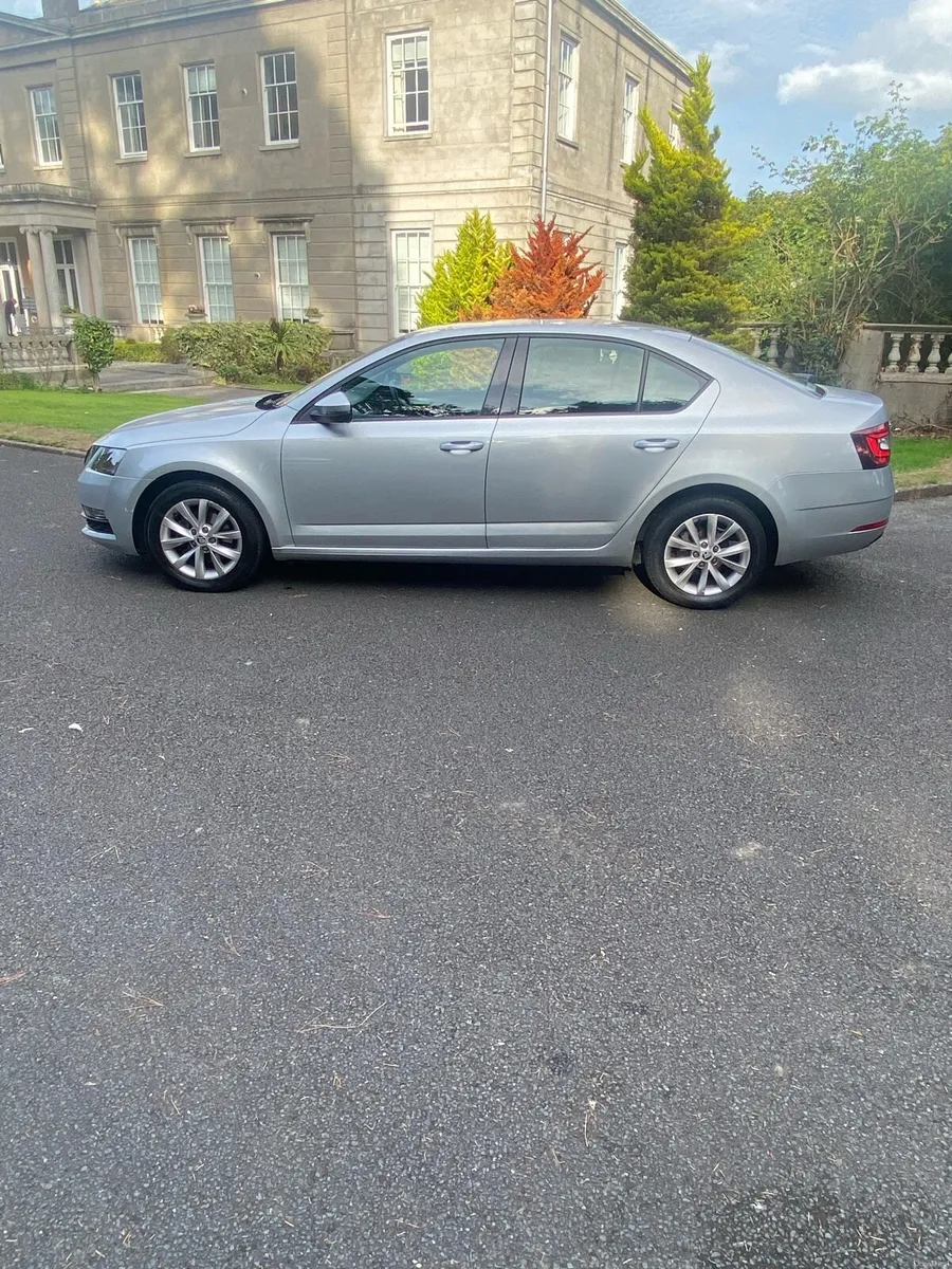 2018 SKODA OCTAVIA AMBITION DSG AUTO 82000Klms - Image 2