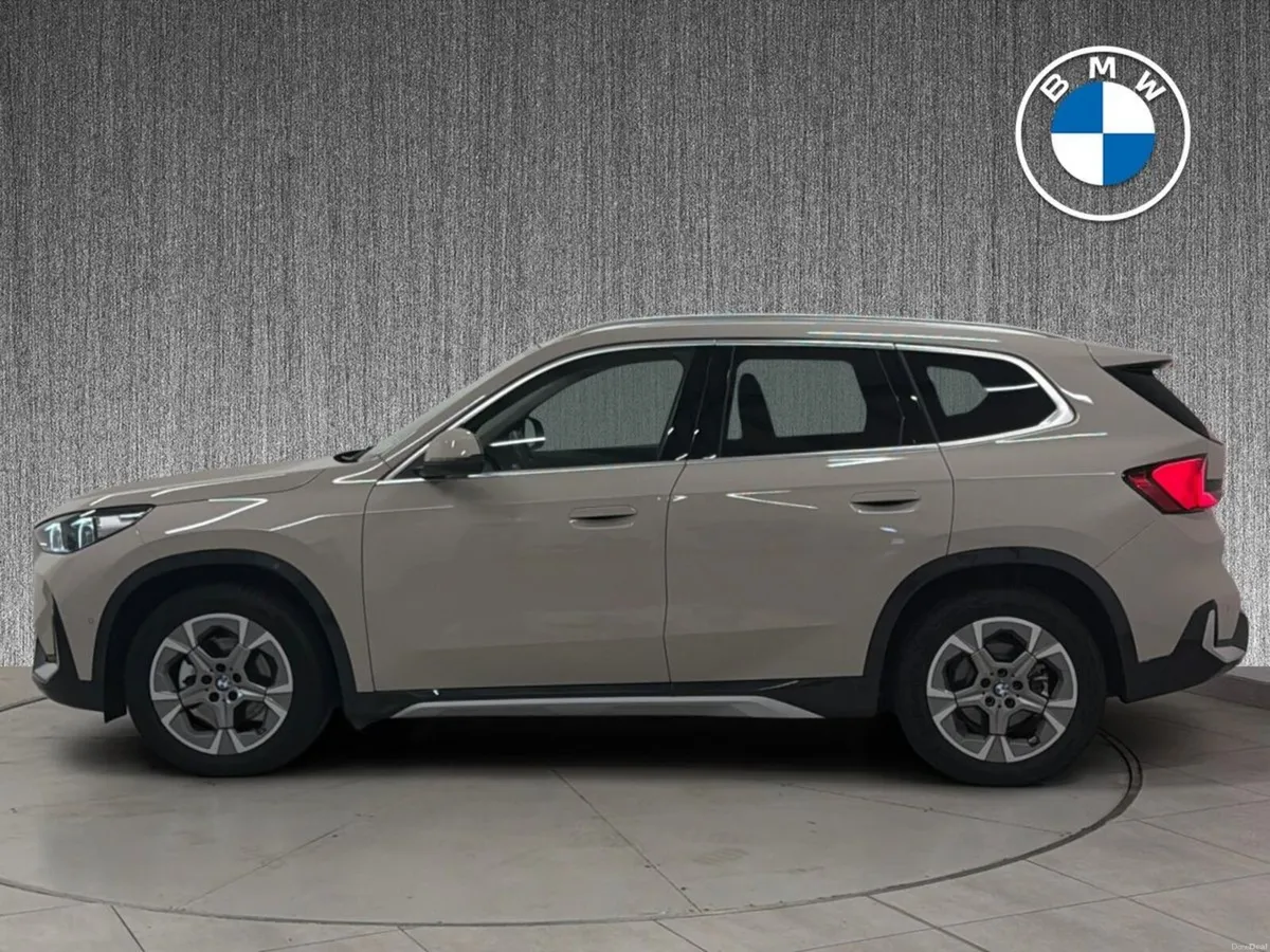 BMW iX1 eDrive20 xLine - Image 3