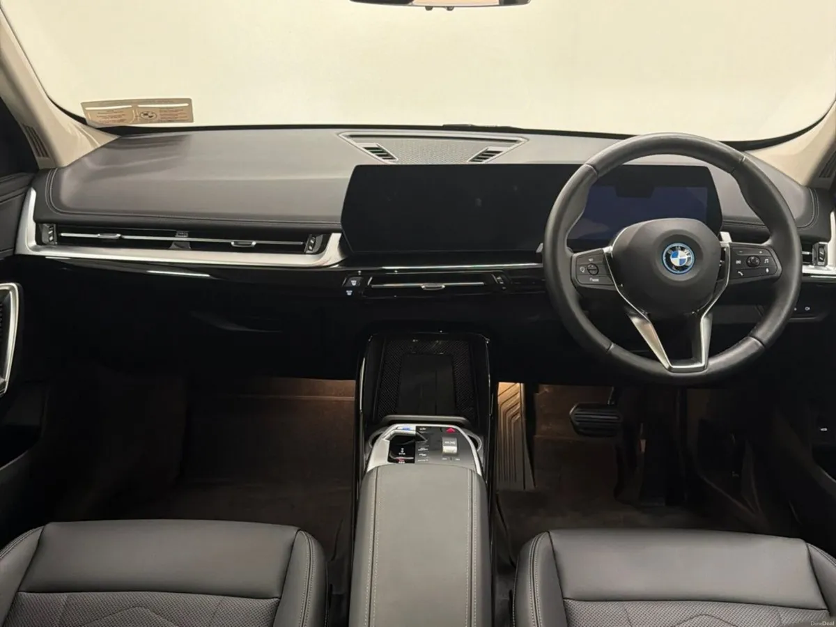 BMW iX1 eDrive20 xLine - Image 4