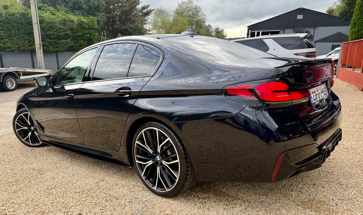 2023 BMW 5-Series 520D M-Sport - Image 4
