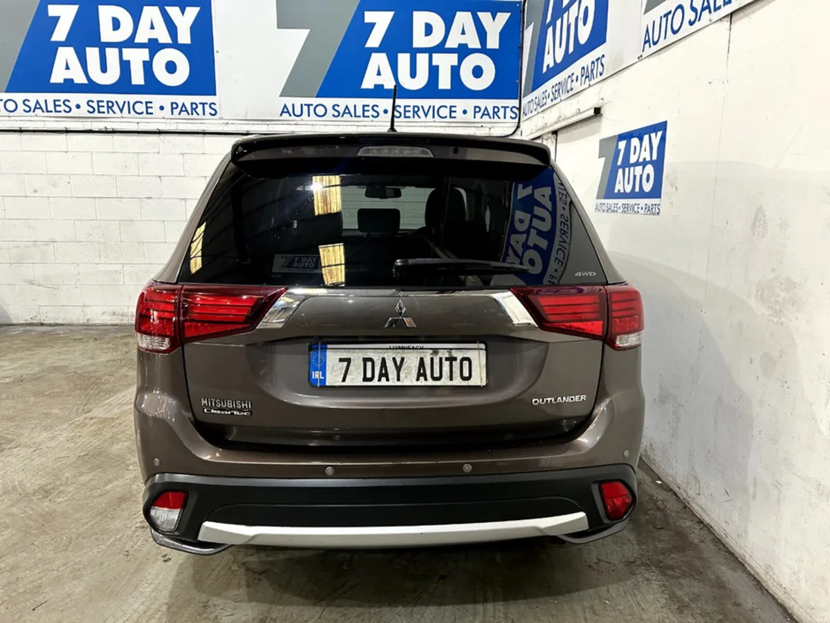 Mitsubishi Outlander 7 SEATER 4WD HIGH SPEC - Image 6