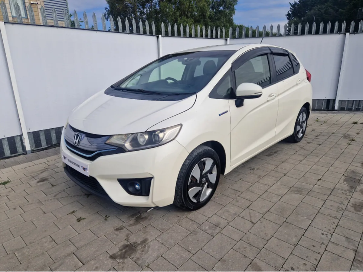 Honda Fit 1.5 PETROL HYBRID AUTO - Image 4