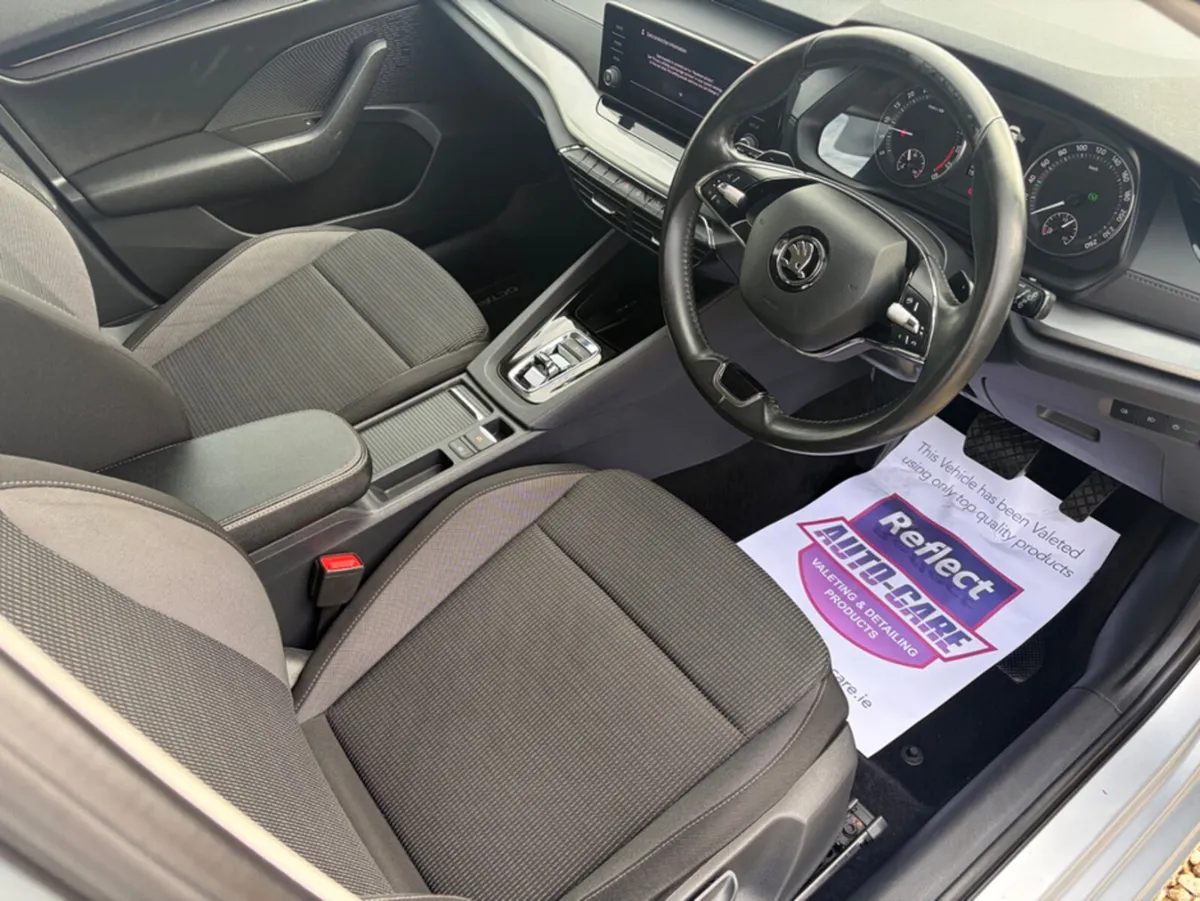 Skoda Octavia C AMBITION 2.0 TDI 115HP DSG 5DR AU - Image 3