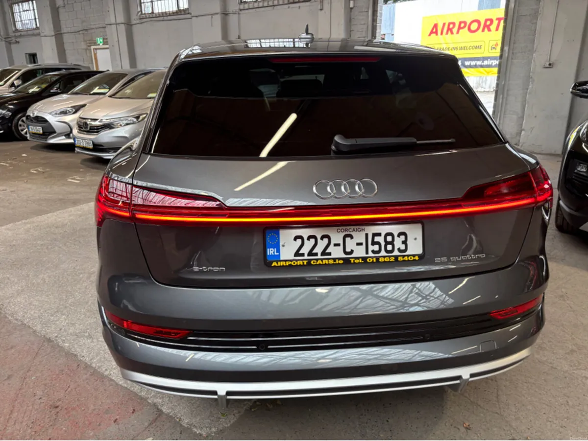 Audi e-tron 55 300KW Q S LINE 4DR Black Edition - Image 3