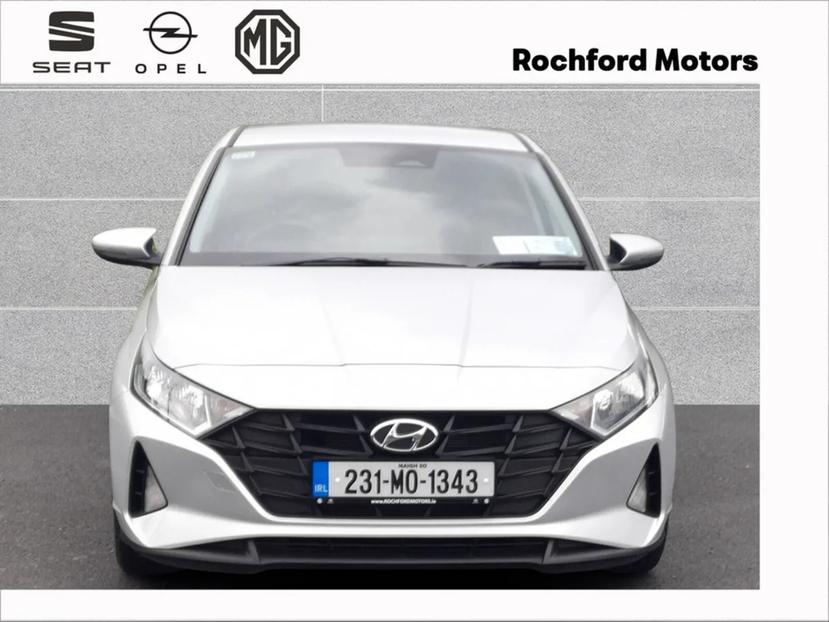Hyundai i20 Deluxe Plus - Image 2