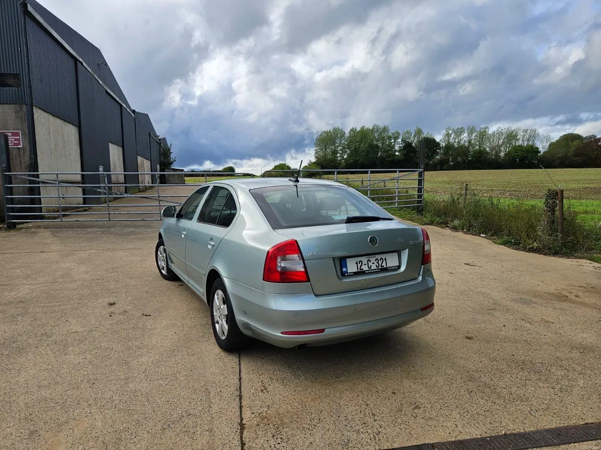 Skoda Octavia 1.6 automatic - Image 3