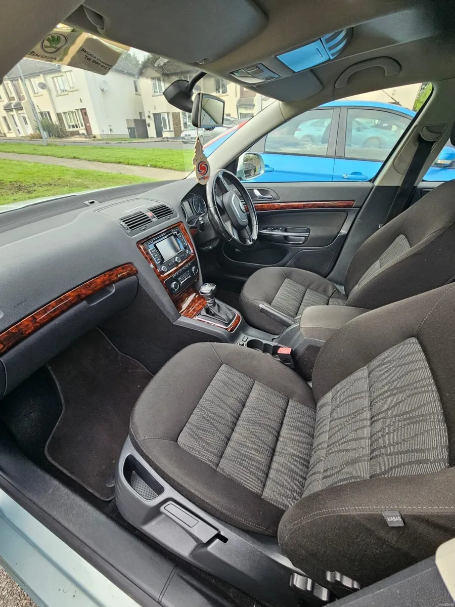 Skoda Octavia 1.6 automatic - Image 5