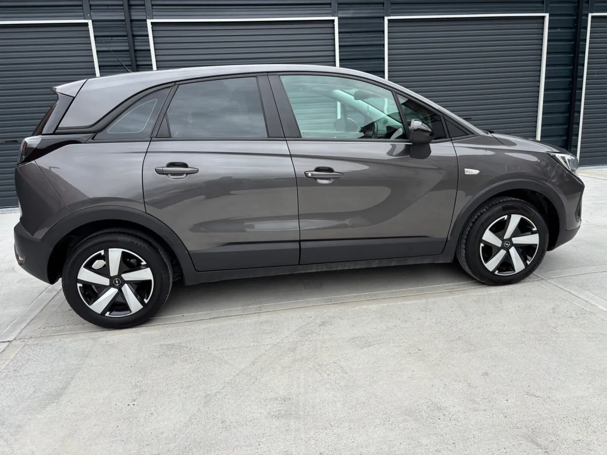2023 Opel Crossland SC 1.5 Turbo D (110 PS)6 Speed - Image 1