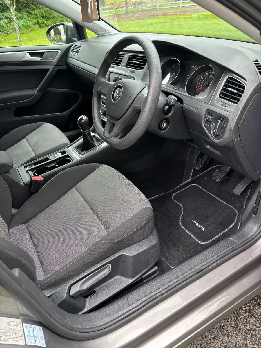 Volkswagen Golf 1.6D TDI 2016 - Image 3