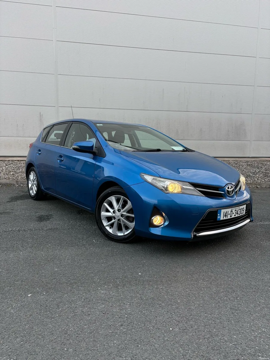 Toyota Auris 2014 - Image 1