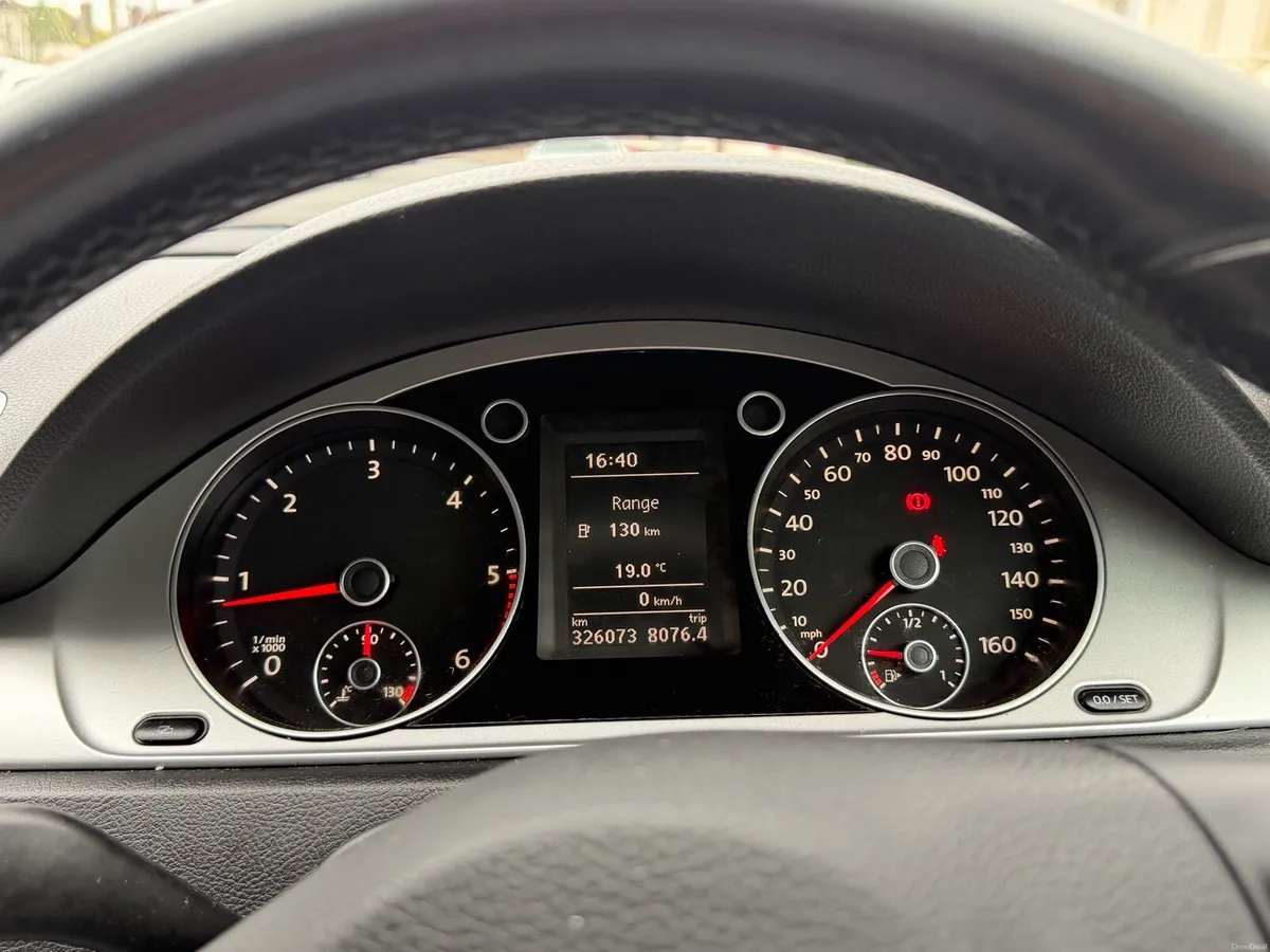 2011 Volkswagen Passat 1.6 TDI - Image 3