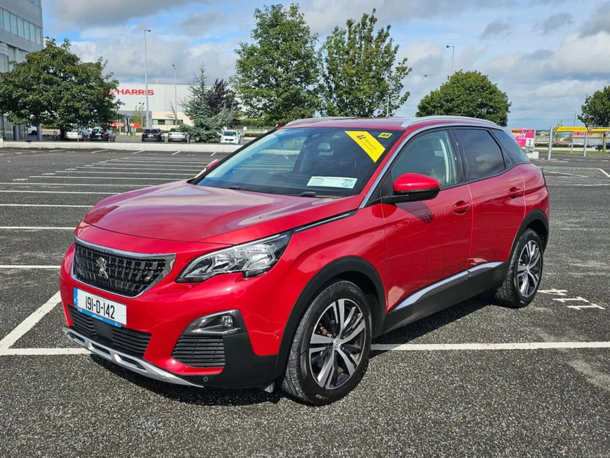 Peugeot 3008 1.2 PETROL, ALLURE MODEL, LOW MILEAGE - Image 5