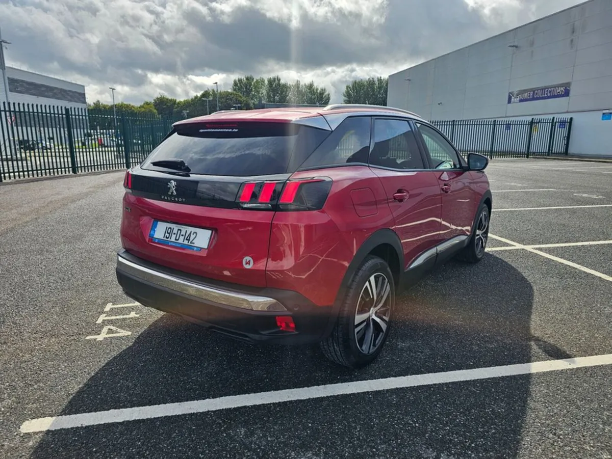 Peugeot 3008 1.2 PETROL, ALLURE MODEL, LOW MILEAGE - Image 6